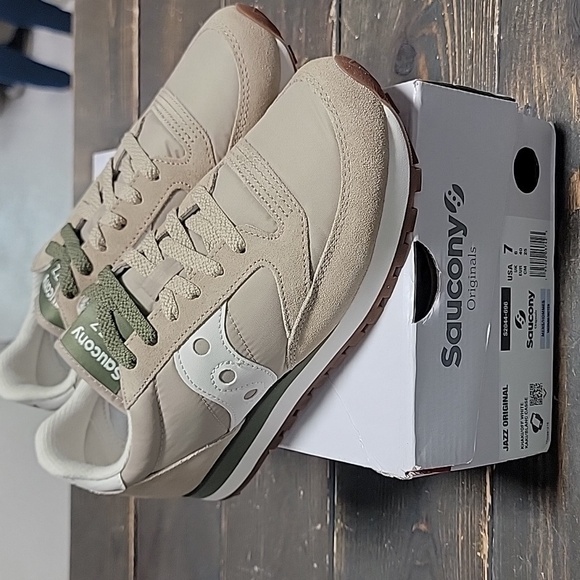 SAUCONY JAZZ ORIGINAL- KHAKI/OFF WHITE - M7